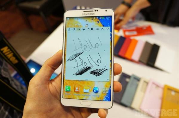 <p><b>Galaxy Note 3</b></p>  IFA'da dzenledii 'UNPACKED 2013 Episode 2' etkinliinde Galaxy Gear ile byk skse yapan Samsung, Note 3 telefonuyla toplad ilgiyi artrd.