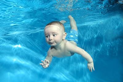 3 - Kalp hastalklarna kar koruyor<p>    Dzenli olarak yzmenin ocuklarda kan basncn dzenleyerek kan dolamn da hzlandrdn belirten Prof. Dr. Binnet, "Yzme kalp kasnn glenmesini salad gibi ocuklarda meydana gelebilecek olan kalp rahatszlklarndan da koruyor. Dzenli olarak yzen ocuklarn kalp ritimleri de dzenli seyrediyor" dedi.