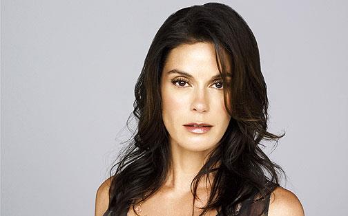 <p><b>Teri Hatcher</b></p>  Azzaro