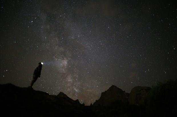 Talarn atmosferde iz brakarak kl olmas halk arasnda "yldz kaymas" ifadesiyle de anlyor.