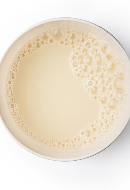 D vitamini alnmal<p>    Kemik geliimi ve kalsiyum metabolizmas zerinde nemli etkileri olan D vitaminin eksikliinde halsizlik ve kas-eklem arlar grlebiliyor. Baklk sistemi zerinde nemli etkileri bulunan D vitamini eksikliinin ilerleyen boyutlarnda ise ocuklarda raitizm, yetikinlerde ise osteoporoz meydana gelebiliyor.