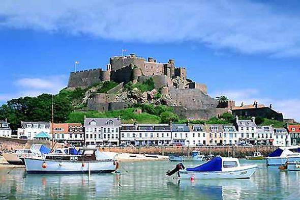 Birleik Krallk kanunlarna tabi bu off shore adasnda bu durum, yalnzca 625 bin sterlinin zerinde geliri olanlar iin geerli.