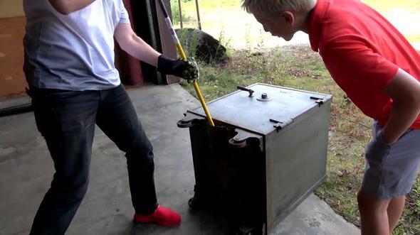 Kime ait olduu aklanmayan 30 senelik kasay amak olduka zahmetli bir alma gerektirdi.