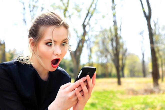 1- Herhangi bir ey olduunda, telefonunu sesli uyarlar alacak ekilde ayarlayanlar<br /> &nbsp;  Bu tipler biri kendisiyle ilgili ya da yakn bir arkadayla ilgili bir eyi paylaldnda veya yorum yapldnda saldry pskrtmek iin pusu da hazr bekler.   <p>  Planlarnz nceden sabote edebilir de.