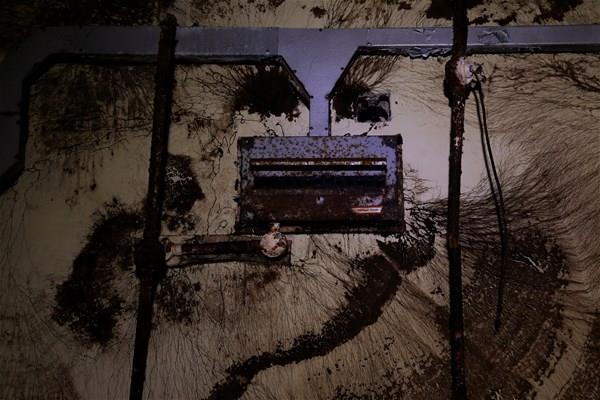 Yllar getike su ve nem, pas ve kfn yaylmasna neden oldu.