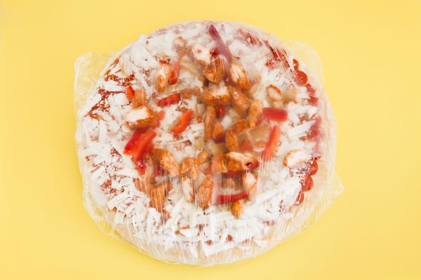 Dondurulmu gdalar: Buz paralar  <br>rnlerin tazeliini korumak iin dondurulmu gda olduka cazip gelebilir. Ancak dondurulan gdann zlmesi ve daha sonra yeniden dondurulmas mikroorganizmalarn remesi anlamna gelir. Bu tr bir donmu gdann tketilmesi risklidir. Eer donmu gdann zerinde kristalize olan buzlar grlyorsa, kesinlikle alnmamaldr.