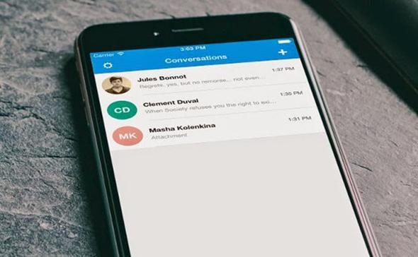 Signal  <br>  Signal, Android, iOS ve masast iin yazlm, kullanclarn metin, fotoraf ve video mesajlar utan uca ifreleyerek gndermelerini ve Signal kullanclar arasnda ifreli telefon grmeleri yapmalarn salayan bir yazlmdr