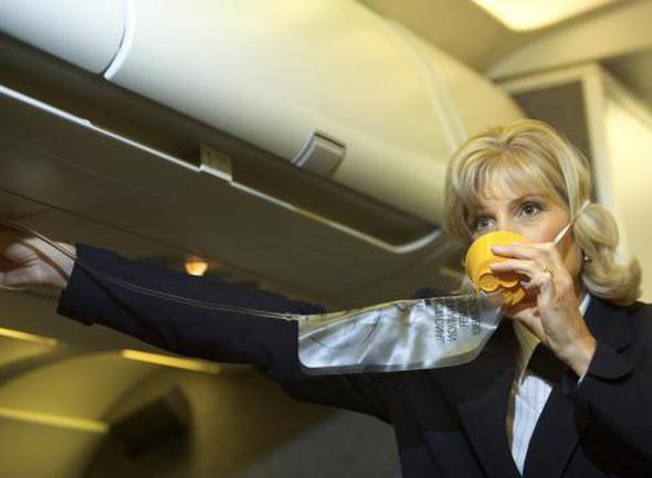 Aslnda oksijen maskeleri sadece 15-20 dakikalk ihtiyac karlayabiliyor.