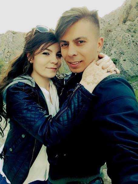 ehit polis memuru Erhan Konuk, 6 Austos'ta memleketi Adana'nn Pozant lesi'ne bal Abekirli Mahallesi'nde 5 bin kiinin katld trenin ardndan topraa verildi. ehidin szls Grkem Nur Ayaz trende, "Hayallerimiz vard. Beni nasl brakp gitti?  ay sabr edemiyorum bir mr nasl sabr edeceim" diye gzya dkt. Ayaz, ehit szlsnn ardndan Facebook hesabndan 13 Austos'ta duygu dolu bir paylam yapt.