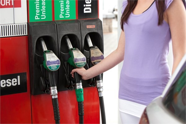 <p><b>22 Mays</b></p>  Benzin fiyatna bir hafta iinde 10 kuru daha zam geldi ve fiyat 4,72 TL oldu.