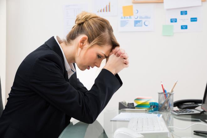 3- Ailenize ve arkadalara daha &ccedil;ok zaman ayrn<br /> &nbsp;  Aile ve sosyal hayat keyifli ve tatmin edici olan bireyin iteki motivasyonu da daha yksek olabiliyor.     <p> hayatnn ve gnlk yaamn kouturmasnda karlatnz skntlarla ba etmede aile ve arkadalar ok nemli bir rol oynuyor. <p>    evrenizdeki insanlardan destek aln; sevdiklerinizle, ailenizle ve arkadalarnzla daha fazla vakit geirmeye zen gsterin. <p>    Sosyal alan, iteki younluun ve ykn atlabildii zel bir alan.     <p> hayat ve aile/sosyal hayat dengesi iteki baarnz iin de nemli bir forml olacaktr.