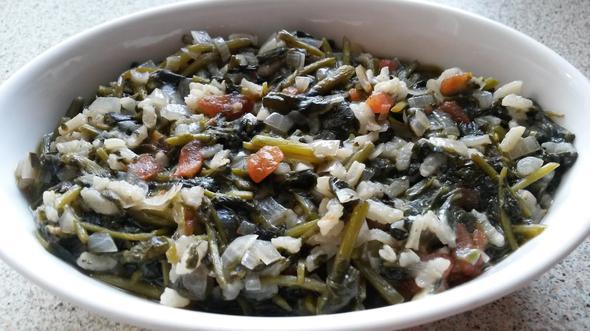 Zeytinyal Semizotu<p>    Salkl ya asitleri ieren sebzelerden biri olan semizotu, zeytinya, sarmsak ve pirin eliinde yazn hem doyurucu hem de lezzetli bir yemek.