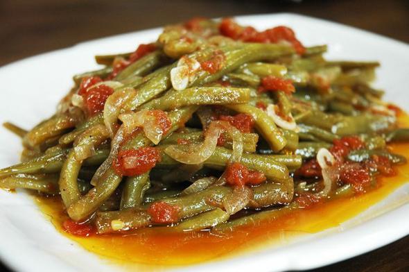 Zeytinyal Brlce<p>    Pratik yapmyla hafif bir n geirmek isteyenlerin tabanda yer alabilecek zeytinya ile harmanlanm brlceyi mevsiminde tketmekte fayda var.