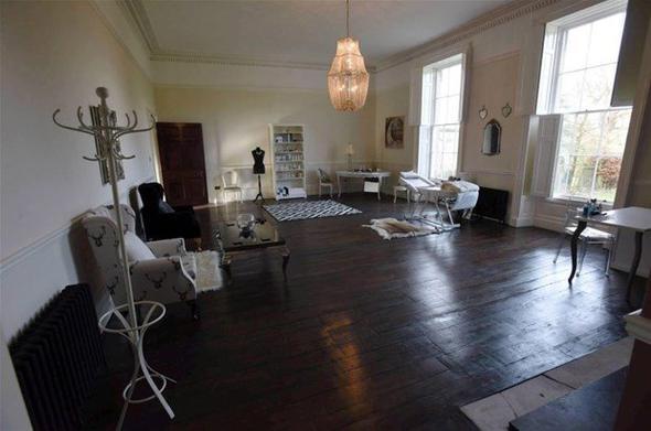 erisinde balo salonu, sinema salonu bulunan Lake District ve Yorkshire manzaral eve bu fiyat veren kmad.