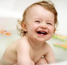 Peynir asitlerin dmandr. Az ierisindeki asit dengesi korunduu srece azda bakteri remesine uygun elverili ortam salanamaz. Bu nedenle az ii asit dengesini korumak di sal iin kritik nem tamaktadr. Az ierisindeki asit ortam dengeleyerek rk oluumuna engel olmaya yardmc olan ve ieriindeki kalsiyumdan dolay nem tayan besindir peynir."