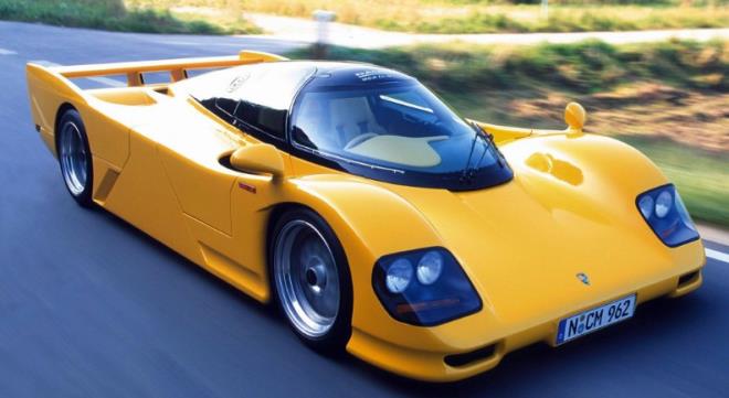 Dauer 962 Le Mans<p>    Ender bulunan Alman sper otomobillerden olan Dauer 962 Le Mans, saatte 100 kilometre hza 2.8 saniye gibi olaanst bir srede eriebiliyor. Otomobilin maksimum hzysa saatte 401 kilometre..