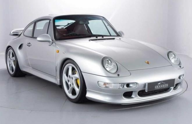 Ruf CTR2<p>    Hayr bu bir Porsche 911 deil. Fotoraf ilk grenler yle dnse de bu sper araba RUF CTR2. 1995-1997 yllar arasnda retilen otomobil saatte 100 km hza 3.6 saniyede ulaabiliyor. Otomobilin u anki fiyatysa 315.000 Dolar.