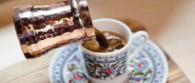 Sabah saatlerinde iilen bir fincan ekersiz Trk kahvesi zihinsel fonksiyonlar destekleyerek konsantrasyon kabiliyetini ve ezber gcn artryor.