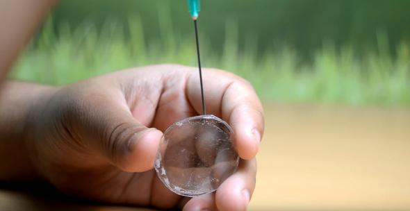 Daha sonra rnga kullanarak iini suyla dolduruyoruz.