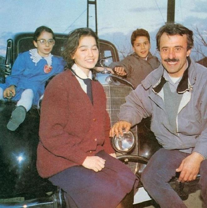 Geen Mays aynda Gamze Akyel ile nianlanan Eray Demirkol, bu yoldaki ilk resmi admn att.