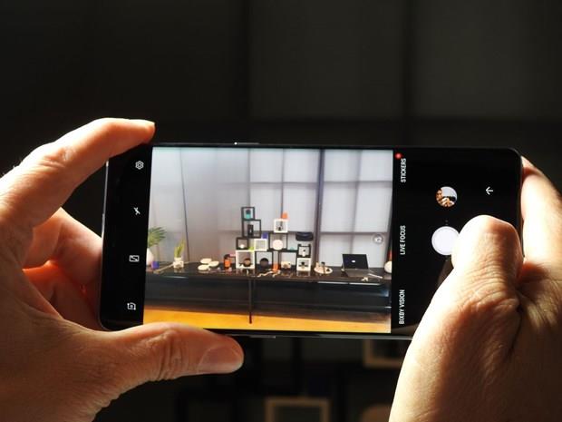 Note serisinin vazgeilmezi akll kalem bu modelde ekran kapalyken de not almanza ve cihaz kilitli durumdayken notlarnz grntlemenize izin veriyor.