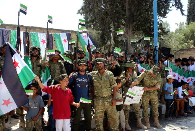 Etkinlikte, ocuklar ve askeri gruplar eitli gsteriler yapt. ocuklar gsterisinde terr rgt DEA'n ve Esed rejiminin tutuklu esirlere uygulad hak ihlalleri canlandrld.<p>    Kutlamalarda, blgedeki istikrara ve normallemeye destek veren sivil toplum kurulularnn bakanlar, Yerel Meclis Bakan, zgr Polis Tekilat Bakan ve Frat Kalkan Harekatna destek veren askeri gruplarn komutanlarna dl verildi.