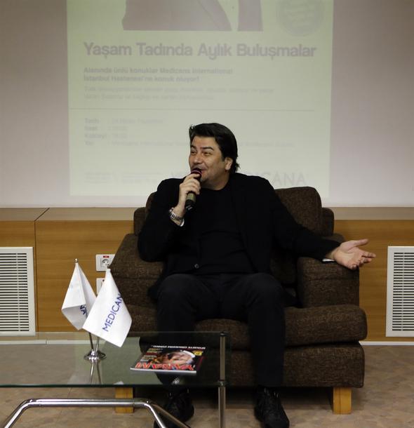 2000 ylnda ATV'ye geti. Melike calan ve Vatan amaz birlikte sabah ekeri oldular. Uzun sre (875 blm) sabah program sundu. 'zel Hat' programyla Magazin Gazetecileri Dernei'nin 'En yi Erkek Sunucu' dln ald. 4 yl sabah program ve 9 yl magazin program sunan Vatan amaz, 10 yl ocuklar Duymasn dizisinde oynad. Engin karakteriyle byk beeni toplad.