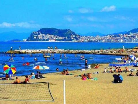 <b>GRESUN:</b> 1921'de il oluyor. 1925'te <b>KARAHSARIARK</b> isimli bir baka il, <b>EBiNKARAHSAR</b> ismini alyor. 1933'te ebinkarahisar il olmaktan karlp, Giresun'a ile olarak balanyor.)