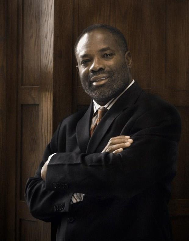 Philip Emeagwali  <p>  IQ: 190. Nijerya doumlu Amerika'l mhendis, bilgisayar bilimcisi ve jeolog.