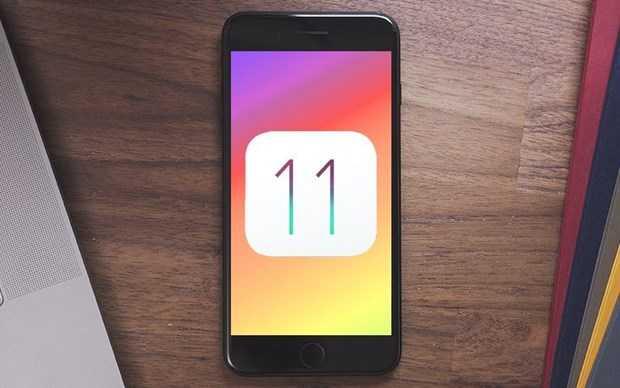 iOS 11 ile kullanclar mesajlarken birbirlerine Apple Pay zerinden para yollayabilecekler.