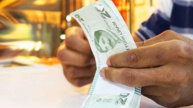 Bu maa, yzde 4 zamla Ocak'ta bin 945 liraya ykselecek. En dk memur maa ise Ocak'ta 108 lira artla 2 bin 829 liraya ulaacak.