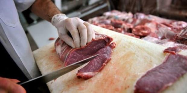 4- Kesim ilemi sonunda eti nasl tketmeliyim?<p>    Kesinlikle kesim ileminin ardndan kurbanl hemen paralara ayrmayn. nce kesilen hayvann bir miktar soumasn beklemek gerekiyor. Daha sonra derisi soyulan ve soumu hayvan btn olarak buzhanede bir gn dinlendirmek gerekir. Dinlenmeden kesilen, paralanan et yeterince yumuak ve lezzetli olmuyor.