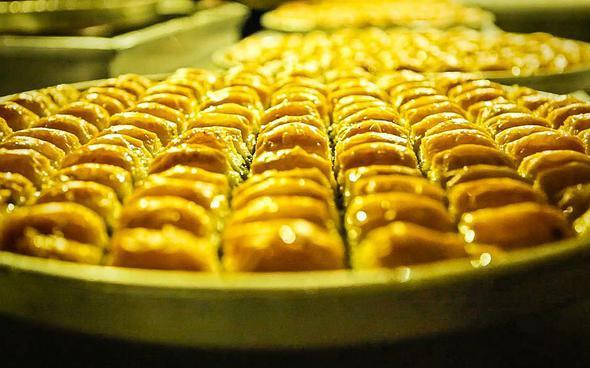 mam ada Kurulu Yl - 1887<p>    Gaziantep denince akla ilk gelen yerlerden biri olan mam ada&#8217;n tarihi 1887 ylna uzanyor.<p>    Halep&#8217;ten gelen Hac Hseyin Efendi (ada) kentin 34&#8217;nc esnaf olarak Maarif&#8217;te bir dkkan aar. Daha sonra Gaziantep Kalesi&#8217;nin yerleim alan olarak ihtiyaca cevap vermemesi zerine evrede birok han yaplr ve kentin ilk ars olan Uzun ar kentin merkezi olur.