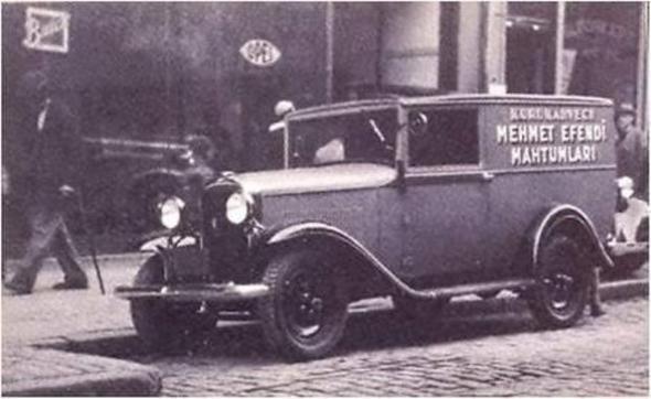 Bugn Kurukahveci&#8217;nin ynetiminde olan Mehmet Efendi&#8217;nin torunlar; Ahmet Rza Kurukahveci&#8217;nin vefatndan sonra ynetimi devraldlar. Mehmet Efendi&#8217;nin kahve tt dibekleri bir asr sonra gelitirdiler ve ortaya yeni kahve makineleri kt.<p> 1871 ylnda Tahmis sokakta faaliyete balayan iletme, bugn tm dnyaya hizmet veriyor.