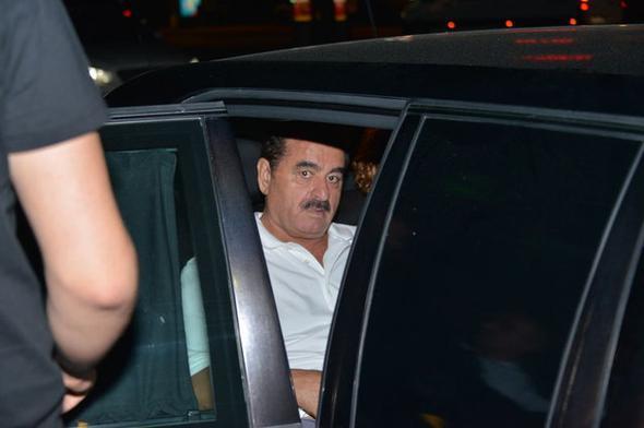 KENDISINDEN yarm yzyl nce kurulmu otobs irketleriyle baa ba rekabet edebilen Tatlses Turizm&#8217;i 10 yllk hkimiyetin ardndan devreden brahim Tatlses, kebaplk, otelcilikle birlikte ticari hayatta pek ok irket kurdu.