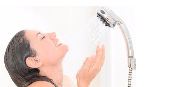 Salarnz souk suyla durulayn<p>  Dutan kmadan nce bitii souk su ile yaparak hem salarnzn daha parlak olmasn hem de daha hzl uzamasn salayabilirsiniz.