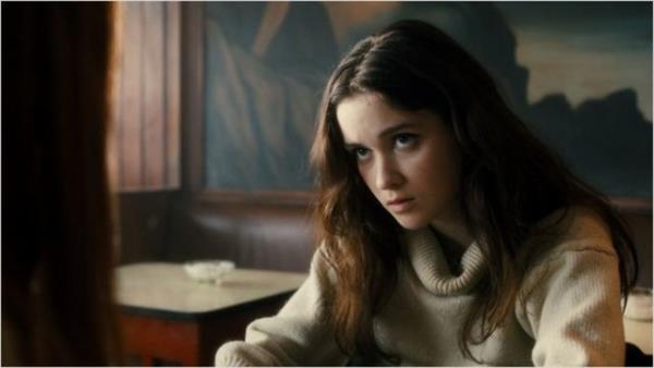 ki gen kz aleni bir ekilde ailelerine ba kaldrmakta; baka trl, heyecanl bir hayata ulamann hayallerini kurmaktadrlar.