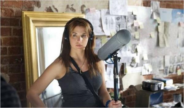 Yolunda balayan yolculuk zamanla iinden klmaz bir hal alr. Hava artlar son derece olumsuzdur ve tuhaf olaylar yaanmaya balamtr...