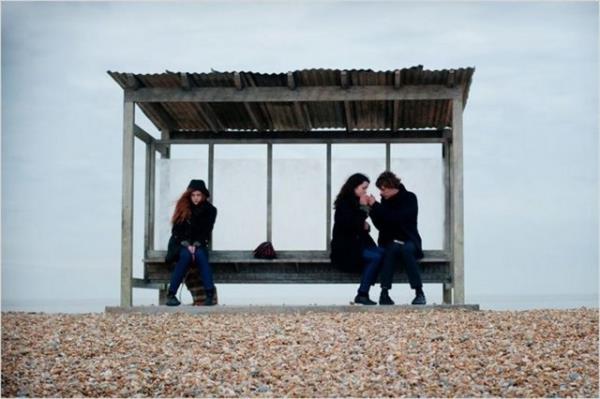 Ginger zamanla politik eylemlerde daha byk bir tutkuyla yer almaya ve gece gndz dnemin sorunlar zerine kafa yormaya balar.
