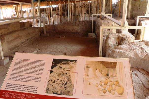 MALATYA&#8217;YA YEN MZE YAPILACAK  <p>  Malatya arkeoloji Mzesi alana kadar Arslantepe&#8217;de karlan eserlerin Anadolu Medeniyetleri mzesinde sergilendiini belirten skenderolu, sonrasndaki eserlerin ise Malatya Arkeoloji Mzesinde sergilendiini syledi. Mevcut mzenin kk kaldn da szlerine ekleyen skenderolu, Malatya&#8217;ya yeni bir mze yaplmas projesinin de Kltr ve Turizm Bakanlnn yatrm programnda yer aldn ifade etti.