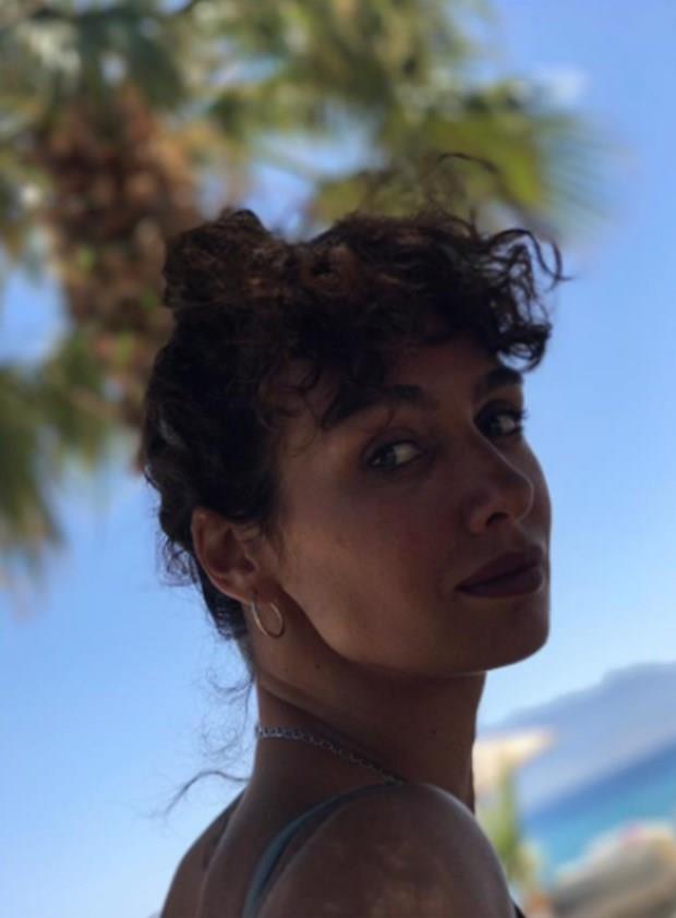 Birce Akalay    <p>Ocak aynda Sarp Levendolu'ndan boanan 33 yandaki Akalay, u sralar Can Tunal ile birliktelik yayor.