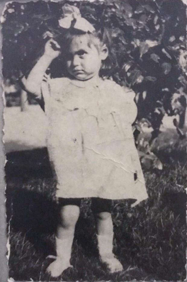 Trkan oray  <p>  Yeilam'n 'Sultan' lakapl usta oyuncusu Trkan oray Instagram hesabndan ocukluk fotorafn paylat. 72 yandaki oray altna ise "Trkan bir yanda..." notunu dt.