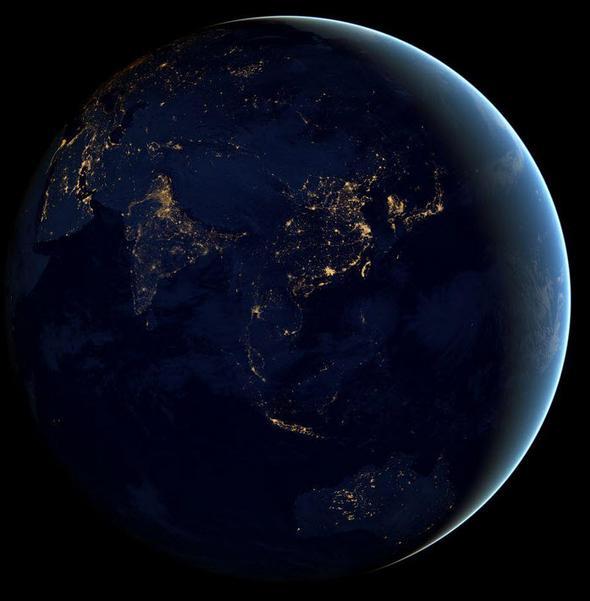Bir gece yars uzaydan dnyann grnts...