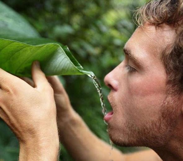 Hayatta kalma uzmanlar '3ler Kural'n daima hatrlar.nsanlar genellikle oksijen solumadan 3 dakika, ekstrem hava koullarnda barnak olmadan 3 saat, su imeden 3 gn ve yemek yemeden 3 hafta hayatta kalabilir.