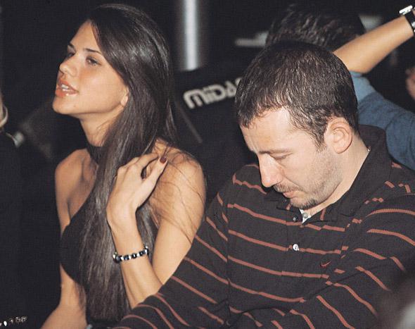 Sergen Yaln, Asl Sar'nn annesinin ilikilerini onaylamamas hakknda da yorum yapm "Benim gibisini zor bulurlar. Annesi de kim oluyor! Asl'nn annesini parayla tartarm" szleri uzun sre tartlmt.