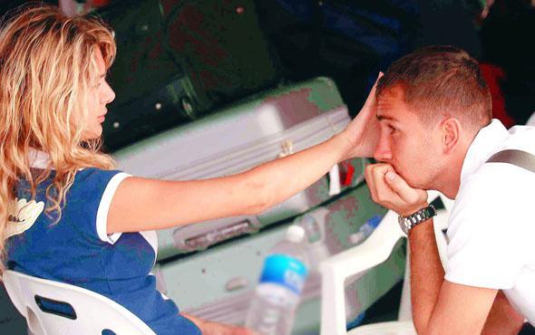 Evlenecekleri konuulan ikiliden Aysun Kayac, iddialar karsnda "Emre evlenme teklifi etti ama ben reddettim. Onu okadar ok seviyorum ki; akmzn bitmesinden korktuum iin evlenmek istemiyorum" dedi.