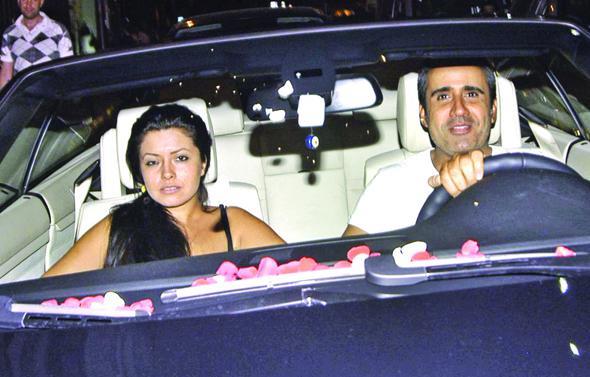 Gen sevgili eski ak iin "Ayrlmamza di paras neden oldu. Diime dolgu yaplacakt, ayrca bir diim ekilecekti. Toplam 500 TL tuttu. Emrah almam istemedii iin iimden ayrlmtm, param yoktu. Beni diiye gnderdi. Sonra da telefon ap 'Paray benden istediler, git sen de' dedi. Bir lirasnn hesabn bile yapard. Bunun irkin olduunu sylediimde 'Ben bu noktaya sfrdan geldim, parann kymetini bilirim' diyordu."demiti.