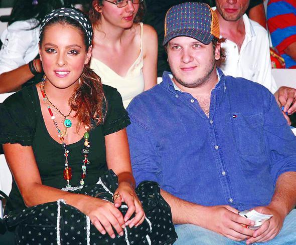 Birliktelikleri ok konuulan aklar, geen uzun yllarn ardndan basn aklamas ile ayrldklarn duyurdu.