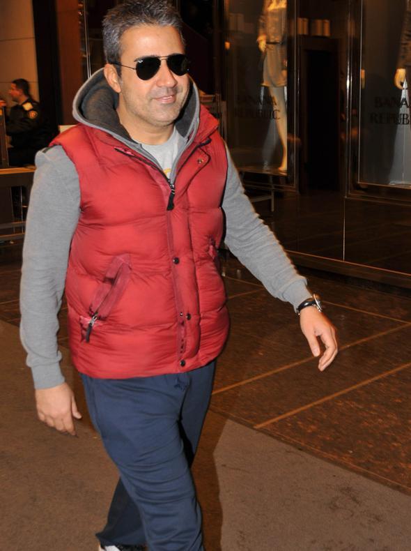 "kide bir 'Ben hayat niversitesinden mezunum' diyordu. Dn yakn bir arkadandan rendim ki, beni aldatm. Hem de defalarca. Geen gnlerimize yazklar olsun." diyerek devam etmiti.