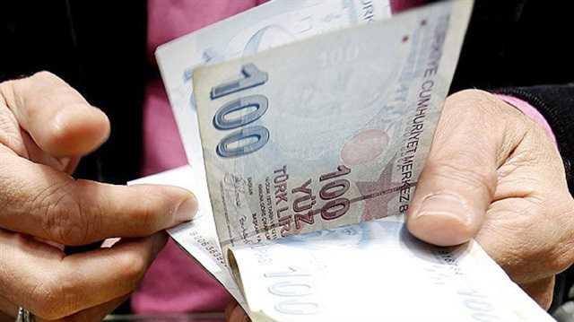 Yani 2000 ylnda 40 yllk hizmet zerinden emekli olan ve ikramiyesi 30 yl zerinden hesaplanan memur, eer o gnk emekli keseneine esas aylk unsurlar zerinden ve yine aylklarn balang tarihindeki katsay ve ikramiye hesaplanmasna esas dzenlemelere gre 40 yl zerinden ikramiye hesaplansayd ne kadar ikramiye alacak ise bu rakam bulunuyor ve denen ikramiye ile hesaplanan rakam arasndaki fark kendisine deniyor.Bu hesaplamaya gre ikramiye farknn her bir tam yl iin 50 TL'den daha dk kmas durumunda bile en az 50 TL ikramiye fark deniyor.